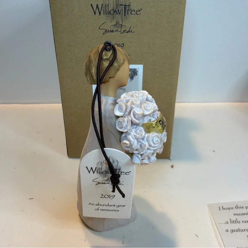 Willow Tree Angel Ornament 2019 An Abundant Year Of Memories Demdaco BRAND NEW